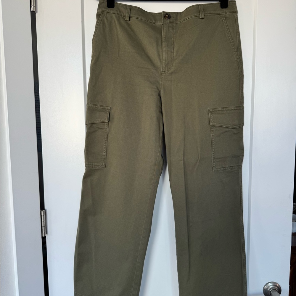 LOFT Women's Sage Green Cropped Pants